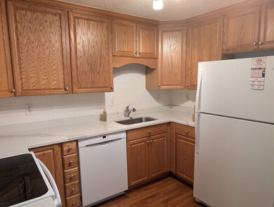 Fox Hunt Condominiums unit 66, Chelmsford, MA 01824 - photo 6