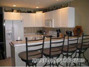 Breakfast Bar seats 4
