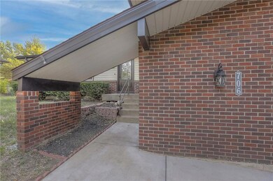 706 NW 11 St, Blue Springs, MO 64015 - photo 6