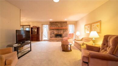 48 Kensington Dr, Bella Vista, AR 72715 - photo 2