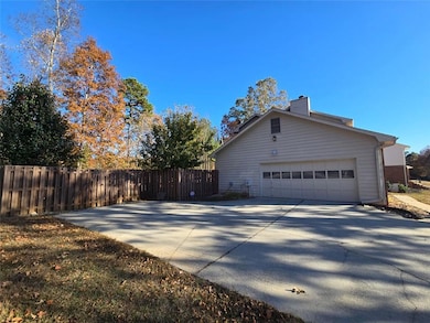 639 Royal Abbey Dr, Stone Mountain, GA 30088 - photo 4