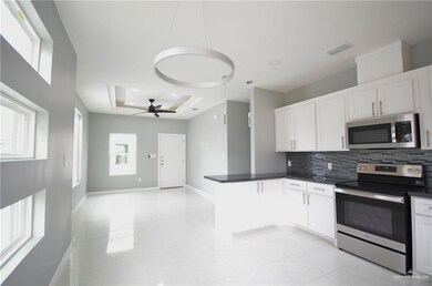 1702 Angelina Dr unit 4, San Juan, TX 78589 - photo 2