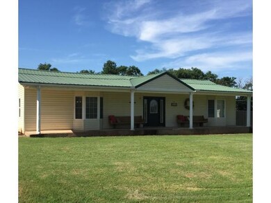1512 E 3rd St, Elk City, OK 73644 - photo 2