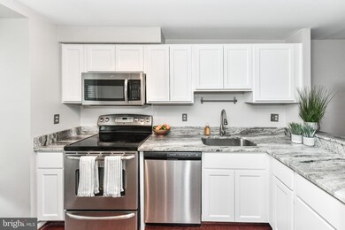 2063 Whisperwood Glen Ln, Reston, VA 20191 - photo 5