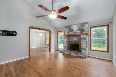 3658 W Maplewood Street-6