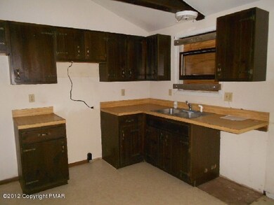 102 Lansdale Dr, East Stroudsburg, PA 18301 - photo 2