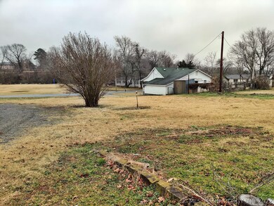 609 S Muskogee Ave, Tahlequah, OK 74464 - photo 3