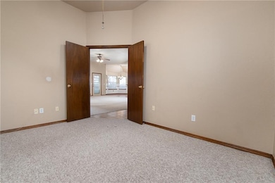 500 Gyrfalcon Dr, Norman, OK 73072 - photo 5