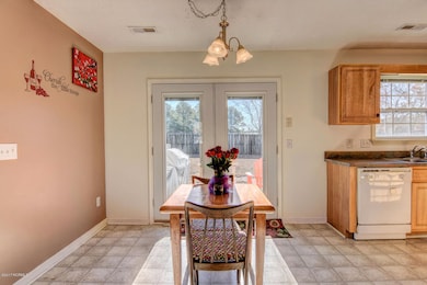 137 Belvedere Dr Holly Ridge-large-007-1