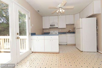 4173 Pleasant Meadow Ct, Chantilly, VA 20151 - photo 3