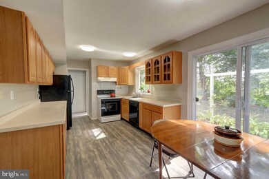 12621 Kornett Ln, Bowie, MD 20715 - photo 4