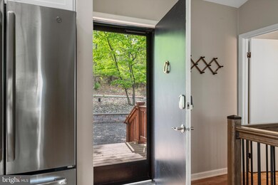 325 Long Leaf Ln, Harpers Ferry, WV 25425 - photo 7