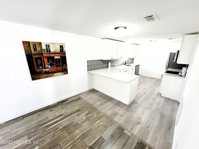 7120 Blache Ct, Jacksonville, FL 32210 - photo 5