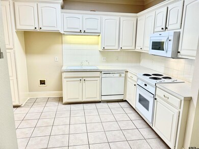 1912 Hollylake Cir, Tyler, TX 75703 - photo 3