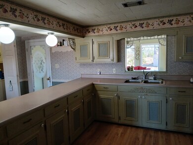 428 Old Alma Waycross Hwy, Nicholls, GA 31554 - photo 4