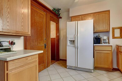158 Glencoe Rd. ~ Eat-in Kitchen