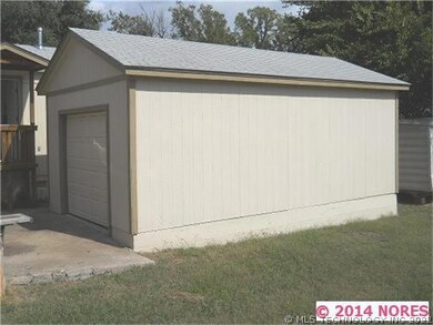 Detached 1-Car Garage