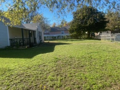 603 W Brady St, Decatur, TX 76234 - photo 5