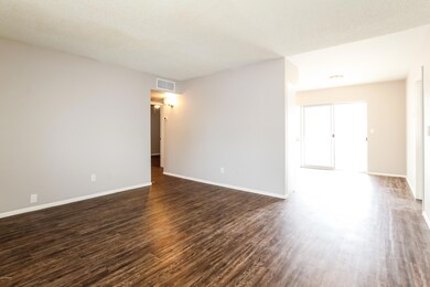 001-photo-living-room-7301658
