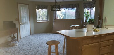 200 NW Sinclair Dr, Grants Pass, OR 97526 - photo 3