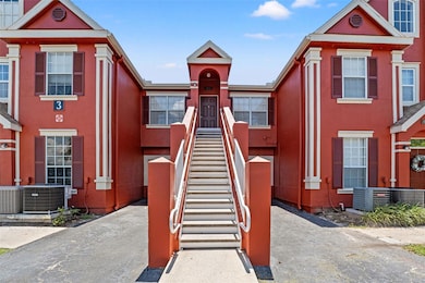 9042 Lake Chase Island Way, Tampa, FL 33626 - photo 2