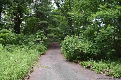 70 Loughran Ln, Highland, NY 12528 - photo 3