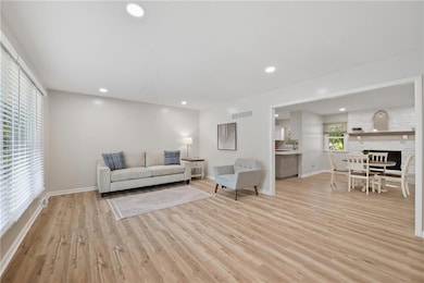 108 W Walnut St, Blue Springs, MO 64014 - photo 5