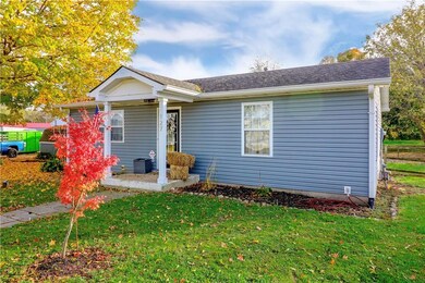 127 E Walnut St, Fountaintown, IN 46130 - photo 2