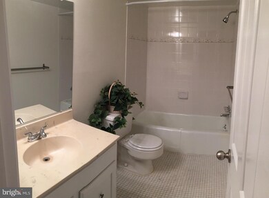 7680 Tremayne Place unit 101, McLean, VA 22102 - photo 6