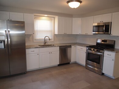 17 Cleveland Ave, Cranston, RI 02920 - photo 2
