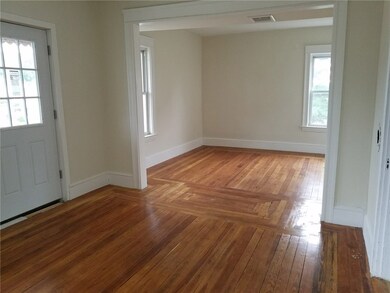 572 Manville Rd unit 3, Woonsocket, RI 02895 - photo 4