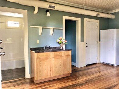 56 Pine St unit 3, Holyoke, MA 01040 - photo 4