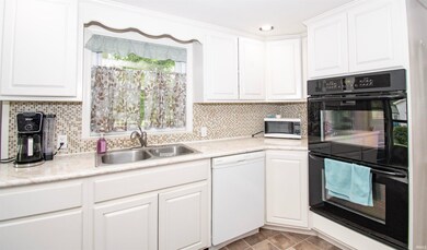 1109 S Van Buren St, Auburn, IN 46706 - photo 5