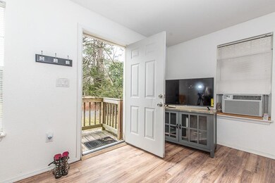 313 Smith St, Pineville, LA 71360 - photo 5