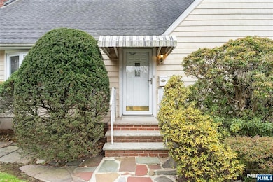 80 Voorhees St, Teaneck, NJ 07666 - photo 3