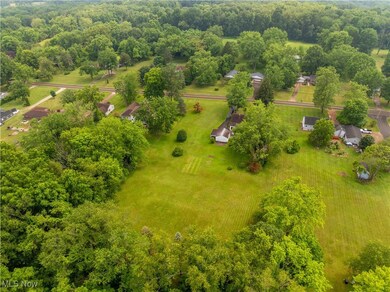 409 Yager Rd, New Franklin, OH 44216 - photo 4