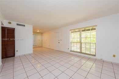 10784 N Kendall Dr unit D2, Miami, FL 33176 - photo 3