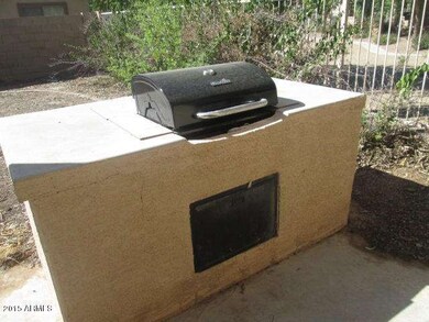 023-295561 - built in bbq