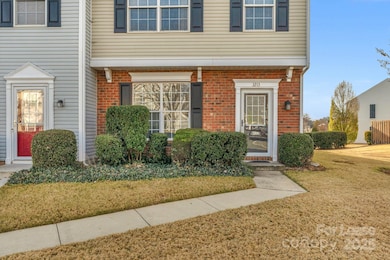 3213 Mannington Dr, Charlotte, NC 28270 - photo 2