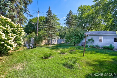 8-web-or-mls-579 W 22nd St, Holland-8