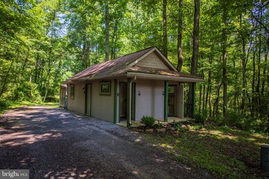 19 Whippoorwill Ct, Berkeley Springs, WV 25411 - photo 2
