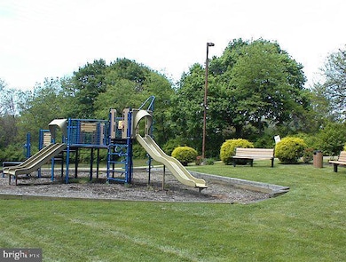 Radnor House unit 306, Bryn Mawr, PA 19010 - photo 4