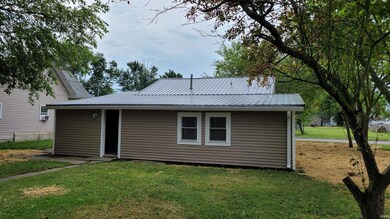 936 W Arch St, Portland, IN 47371 - photo 2