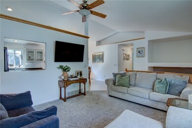 2230 Deblene Ln, Eau Claire, WI 54703 - photo 4