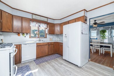 39 Haven Ave, Chicopee, MA 01013 - photo 5