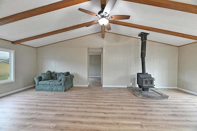 8. Great room w_stove