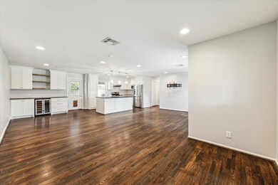 2210 Hewitt Dr, Houston, TX 77018 - photo 3