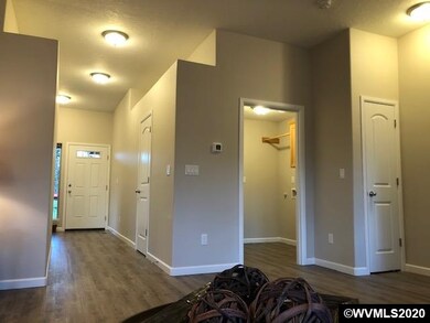 1928 13th Ave SW, Albany, OR 97321 - photo 2