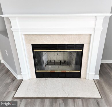 9805 Lake Pointe Ct unit 302, Upper Marlboro, MD 20774 - photo 5