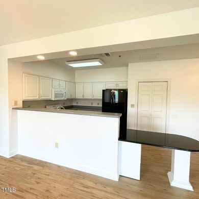 1919 Fordham Dr unit 310, Fayetteville, NC 28304 - photo 6